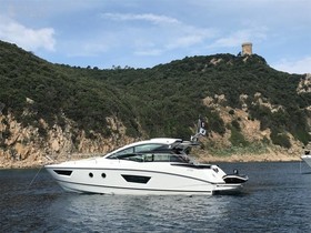 2018 Bénéteau Boats Gran Turismo 40 на продаж