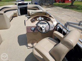 2017 Crestliner 2445