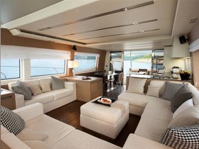 2016 Prestige Yachts 750