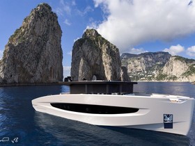 2022 EVO Yachts V8