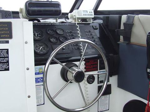 1995 Bayliner 2452 for sale