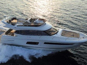 Prestige Yachts 560