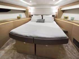 2018 Prestige Yachts 560
