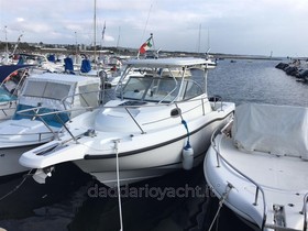 Boston Whaler Boats 255 Conquest