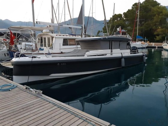 Axopar Boats 37 Cabin