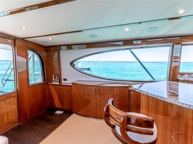 2017 Hatteras Yachts 70 на продаж