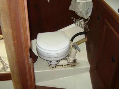 Købe 1976 C&C 38 Sloop