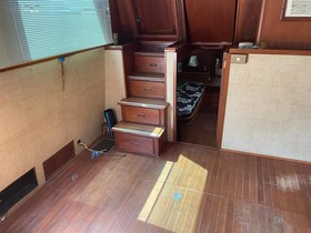 1985 Marine Trader Sundeck 43