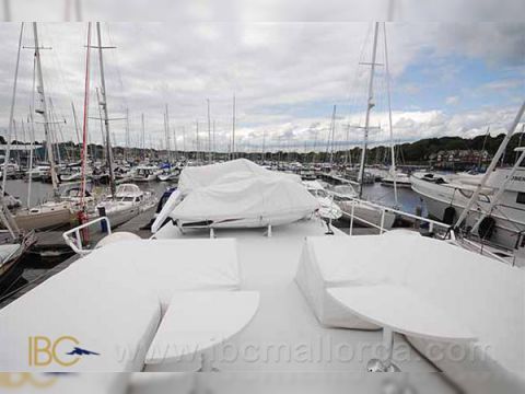 1987 Hatteras 85