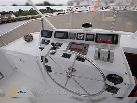 1987 Hatteras 85