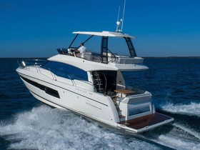 2021 Prestige Yachts 460 eladó