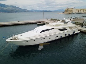 Ferretti Yachts 810