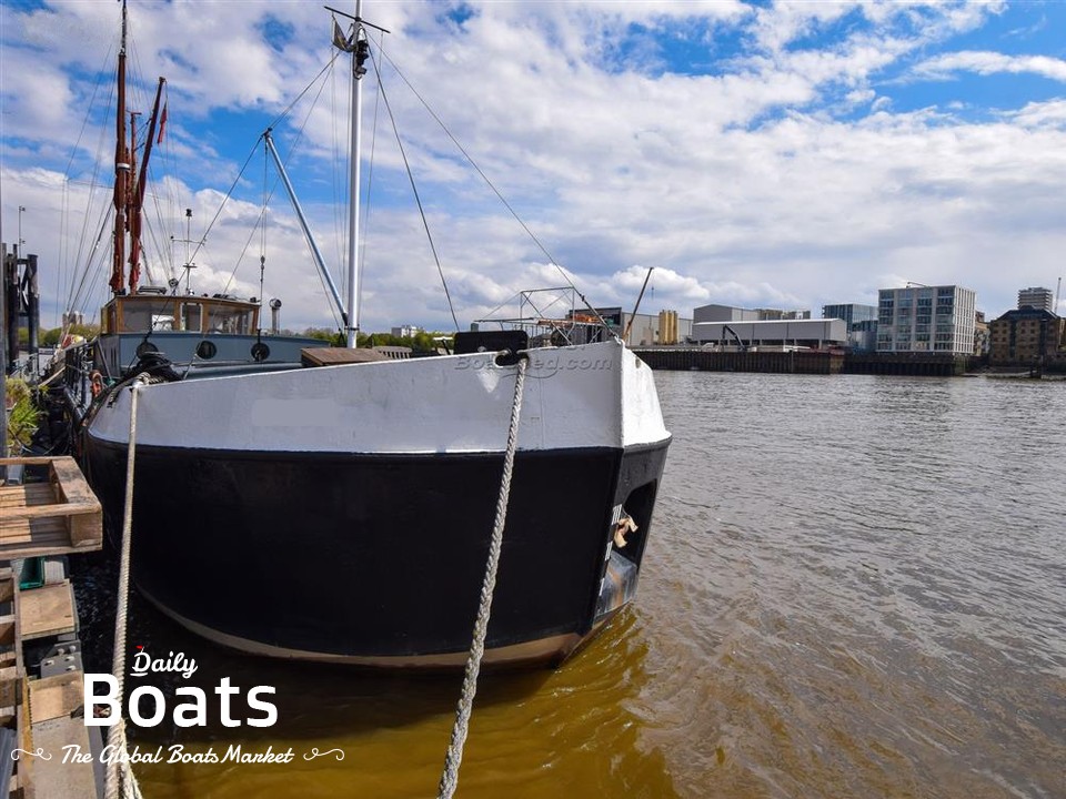 1961 Houseboat Medway Coaster 28M for sale. View price, photos and Buy