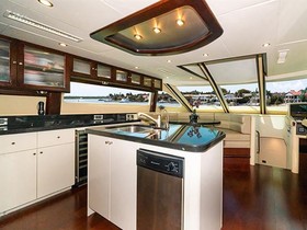 2009 Lazzara Yachts 84