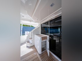 2013 Ferretti Yachts 690