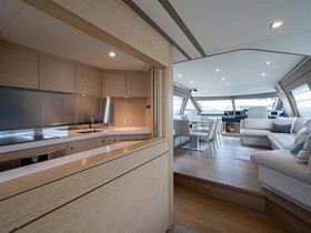 Ferretti Yachts 690