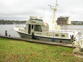 Hatteras Yachts 42