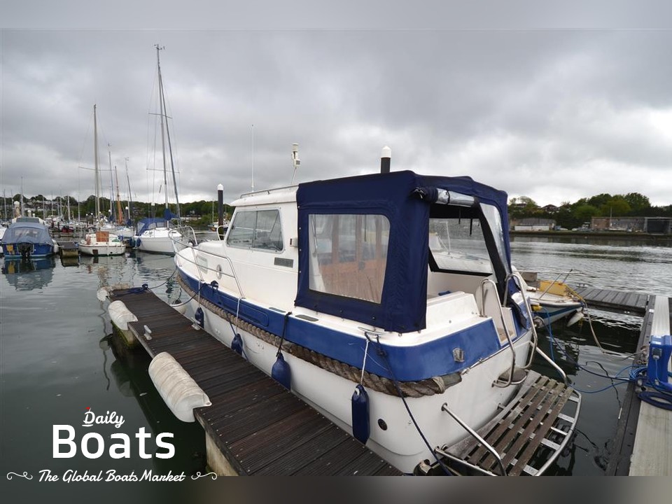 1998 Hardy Motor Boats Mariner 25 for sale. View price, photos and Buy