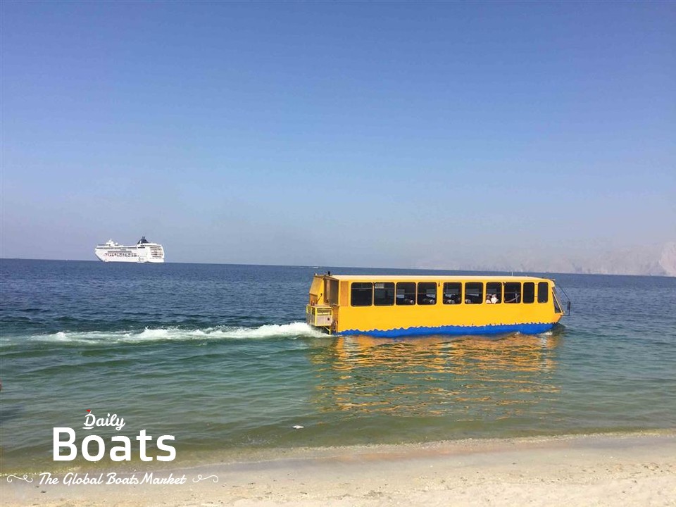 Amphibious craft boats