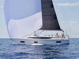 Buy 2022 Bavaria Yachts 38