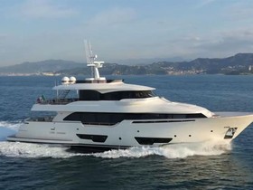 Ferretti Yachts Custom Line 28 Navetta