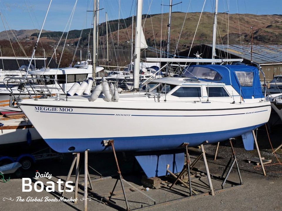 Sailing coastal cruiser boats Moody eclipse 33 for sale Daily Boats