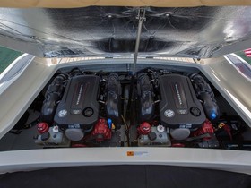 2016 Chris-Craft 28 Launch