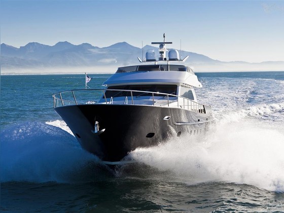 Van der Valk Flybridge 23m