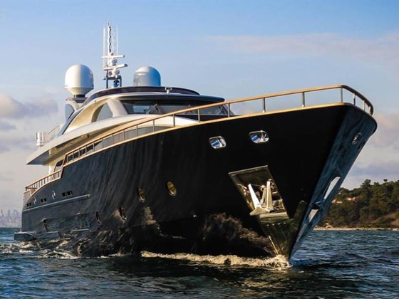 H Luxury Yachting