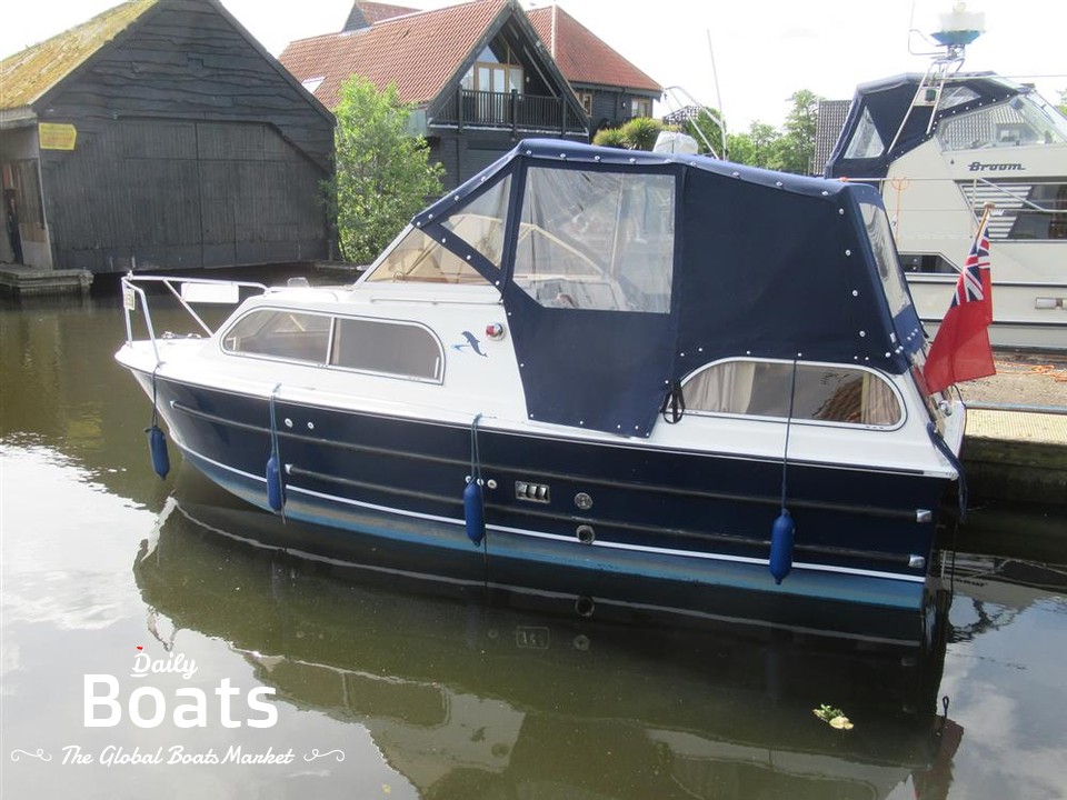 2008 Dolphin 22