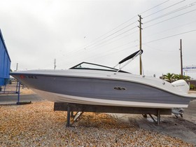 Купить 2019 Sea Ray Boats 230 Bowrider