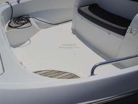 2016 Bénéteau Boats Barracuda 9 на продаж