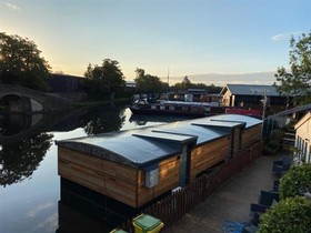 Houseboat Barge