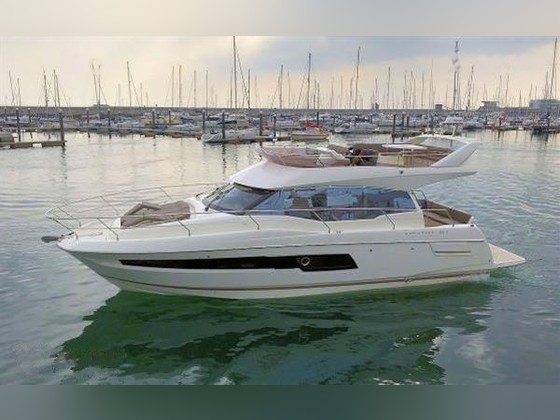 Prestige Yachts 460