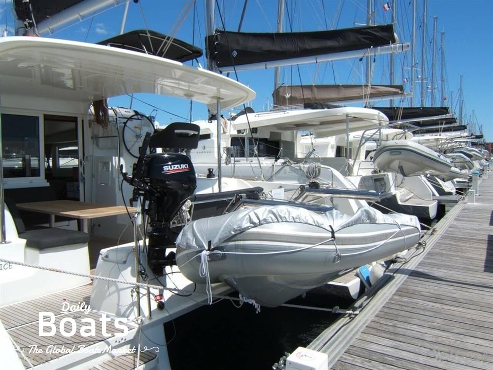 2019 Lagoon Catamarans 400