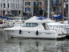 Prestige Yachts 32