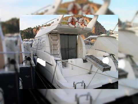 Azimut Az 40