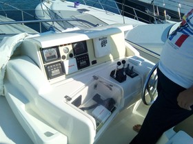 2000 Ferretti Yachts 57