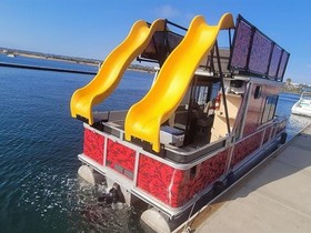 Vegyél 2000 Tracker Boats Party Hut