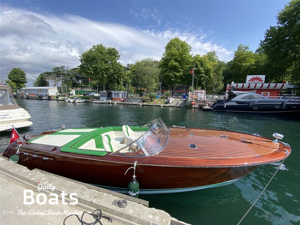 The Best Wooden Motor Boats on the Market