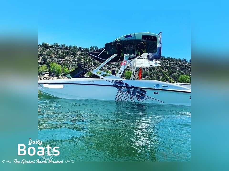 2012 Axis Mr335