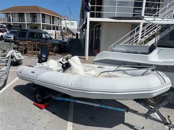 Zodiac Yachtline 420