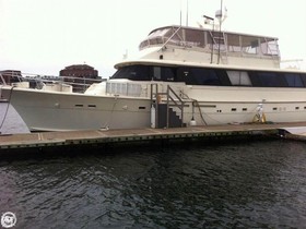 Hatteras Yachts 80