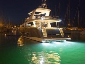 2015 Prestige Yachts 750