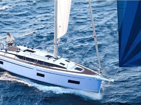 2022 Bavaria Yachts 38 Cruiser на продажу