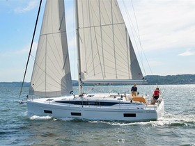 2022 Bavaria Yachts 42