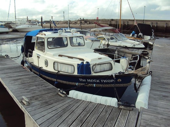 Hardy Motor Boats Family 20