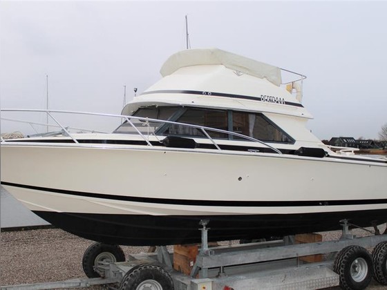 Bertram Yachts 28 Fly