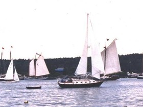 Kupić 1986 Cape Dory 33