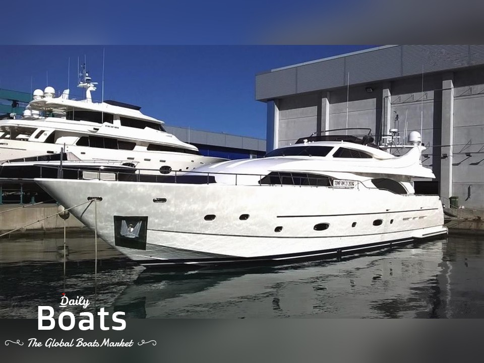 Ferretti Yachts 94